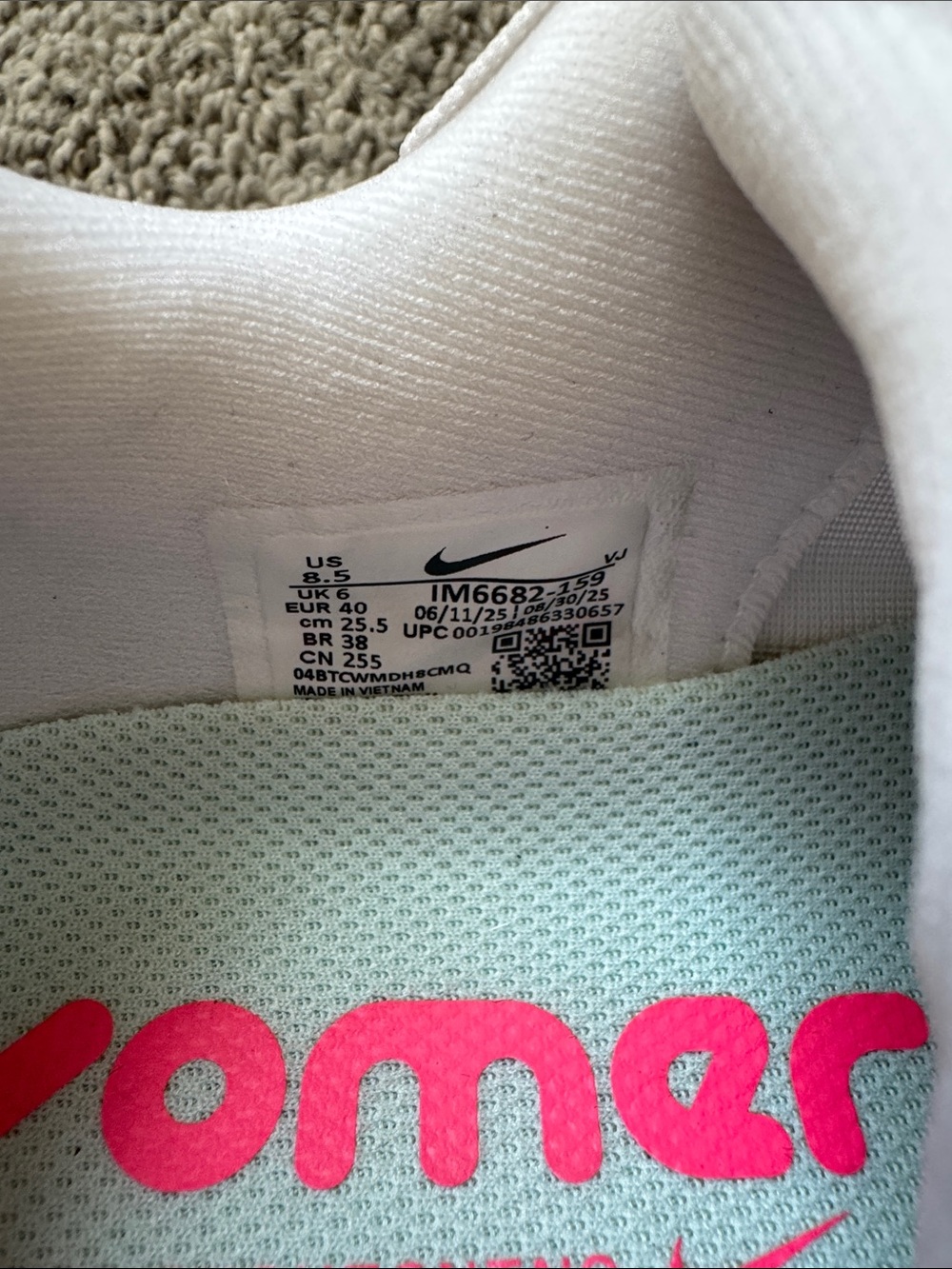 Nike Vomero Plus - Picture 8 of 8